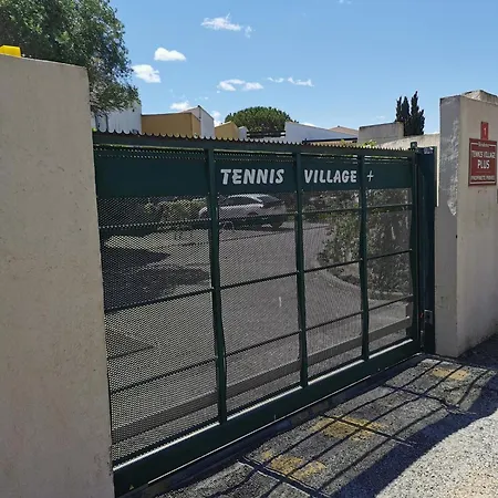 Апартаменты T1 Tres Fonctionnel Tennis Village Piscine, Ping Pong, Citypark, Boulodrome